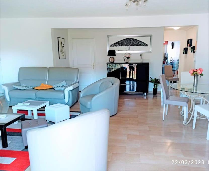 Palais Royal, Plages A Pied, Centre St Raphael Apartment *